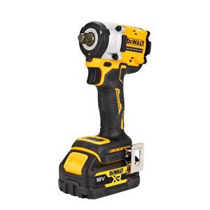 DEWALT 1 /2 18V 406Nm 2x5.0AH IMPACT WRENCH WITH STAMPING FOR TROLLEY RING DCF921P2G