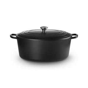 Le Creuset Signature 13.9 L Oval Black