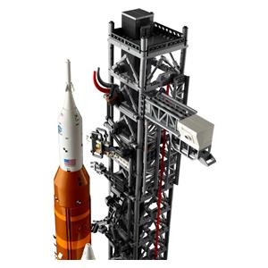 LEGO ICONS 10341 NASA Artemis Space Launch System 6