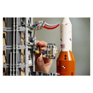 LEGO ICONS 10341 NASA Artemis Space Launch System 9