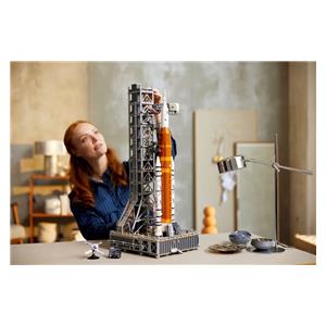 LEGO ICONS 10341 NASA Artemis Space Launch System 10