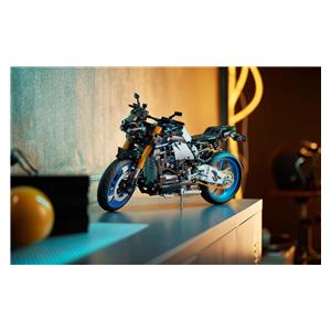 LEGO TECHNIC 42159 YAMAHA MT-10 SP 9