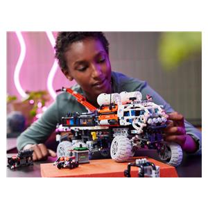 LEGO TECHNIC 42180 Mars Crew Exploration Rover 10