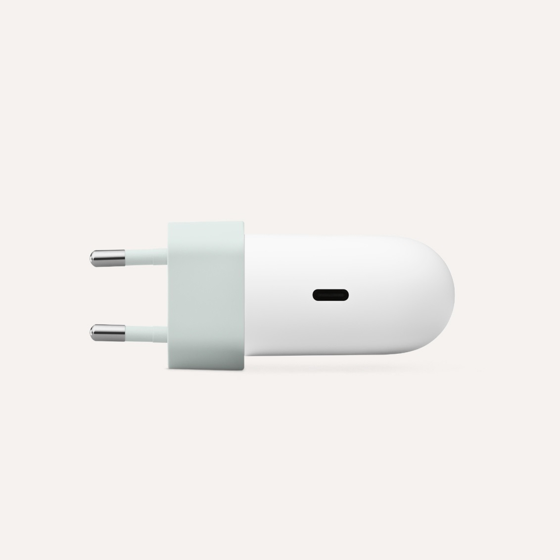 Google 45W USB-C adapter u Snow bijeloj boji