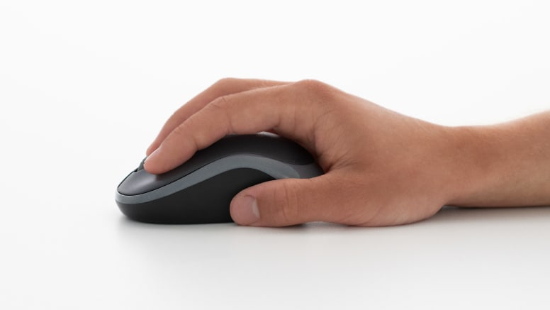 Ergonomski Logitech Wireless Combo MK270 miš u ruci