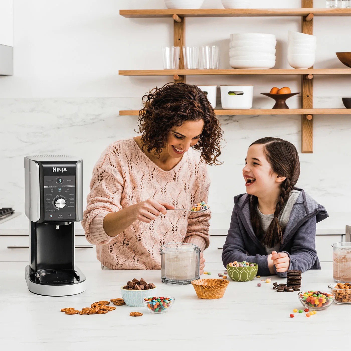 Ninja CREAMi Deluxe 10-u-1 uređaj NC502EU aparat za sladoled