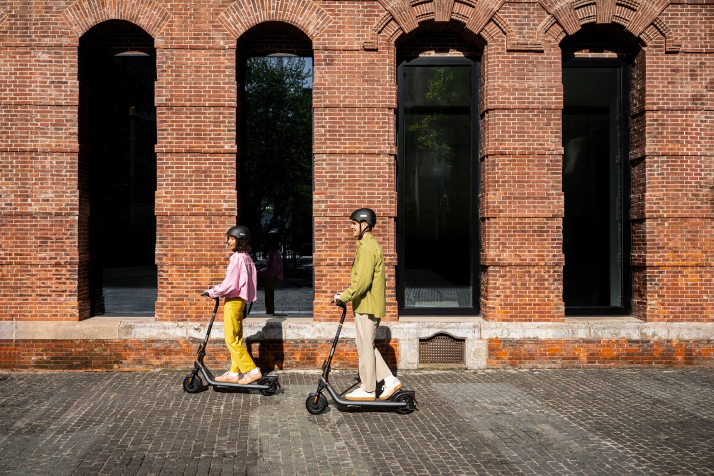 Segway E2 Plus E II romobil u svakodnevnoj gradskoj upotrebi