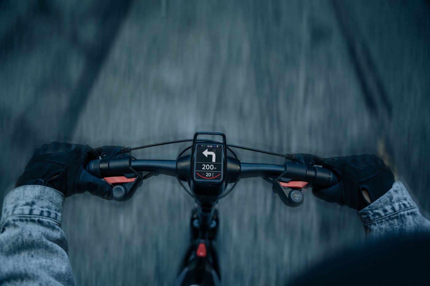 Segway GT3 E zaslon i upravljač tijekom vožnje