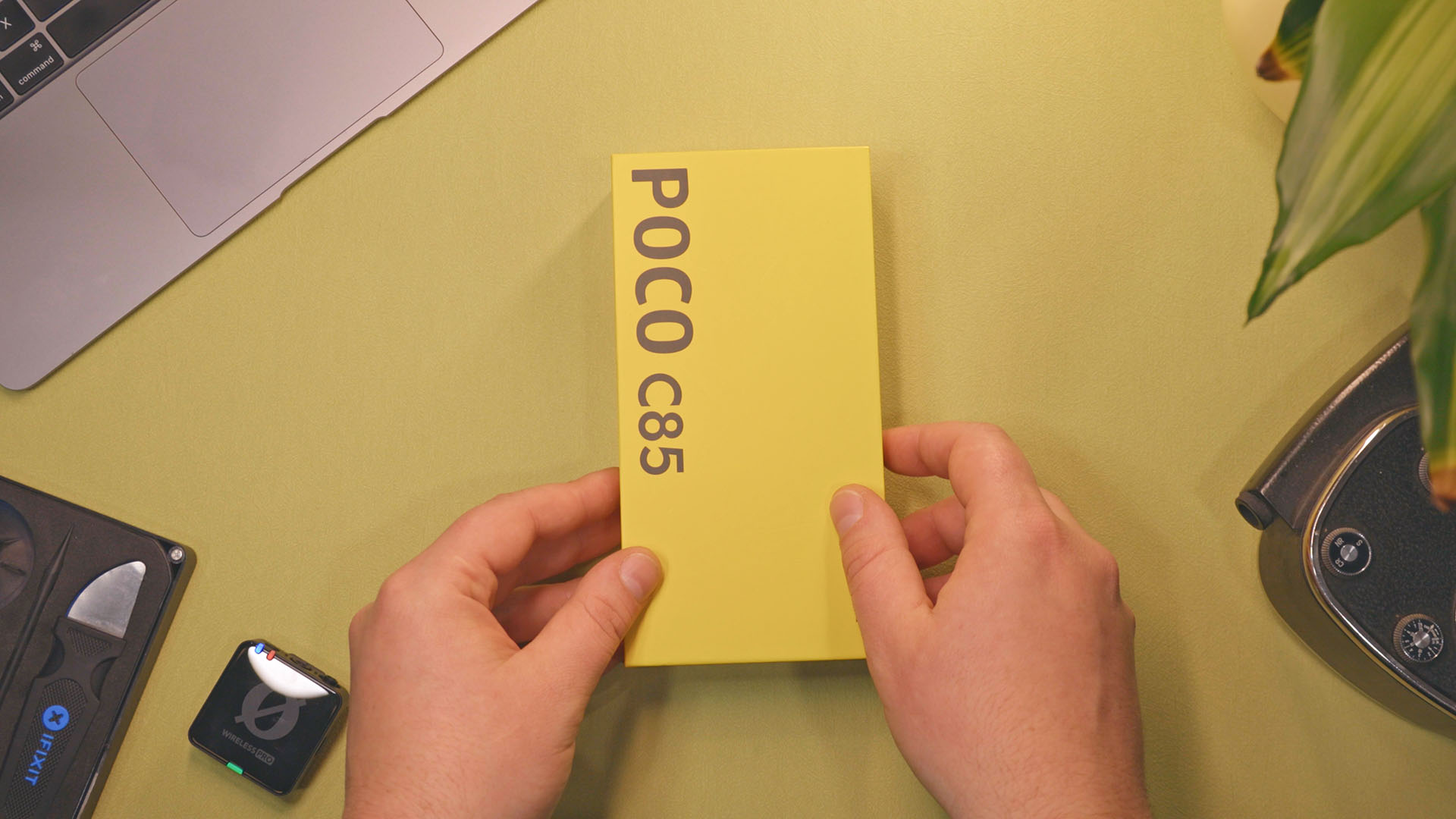 Xiaomi Poco C85 sadržaj kutije, unboxing, silikonska maskica, USB kabel, bez punjača